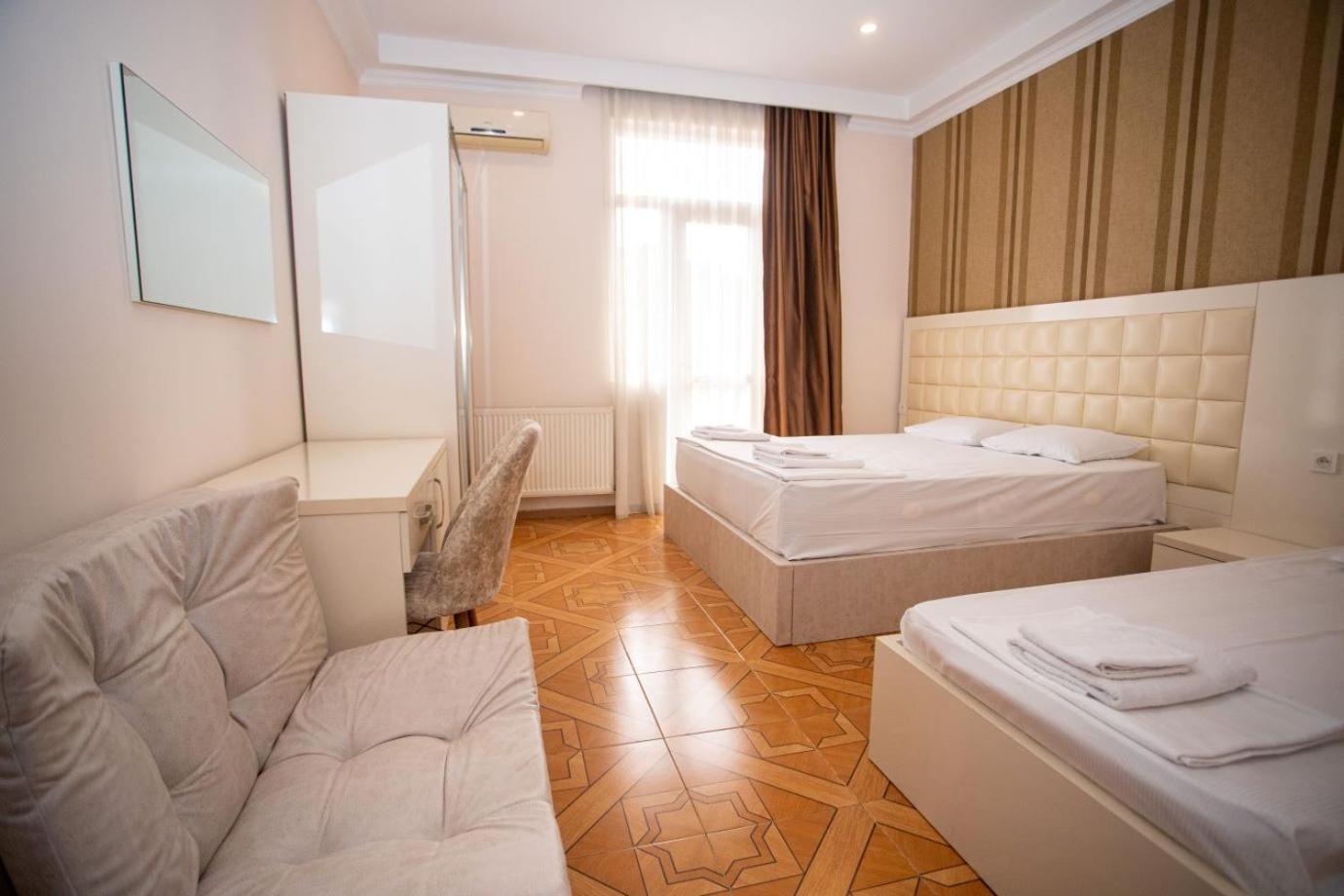 Irise Hotel Batumi Eksteriør billede